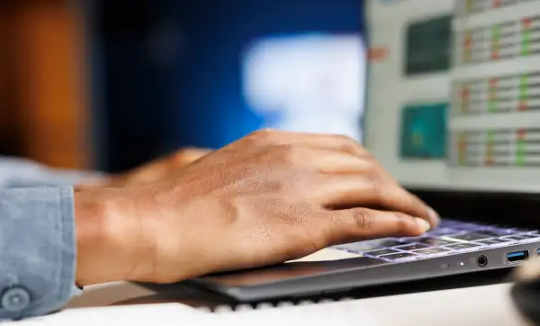 Fluxo de caixa da microempresa: guia completo do que acompanhar Fluxo de caixa