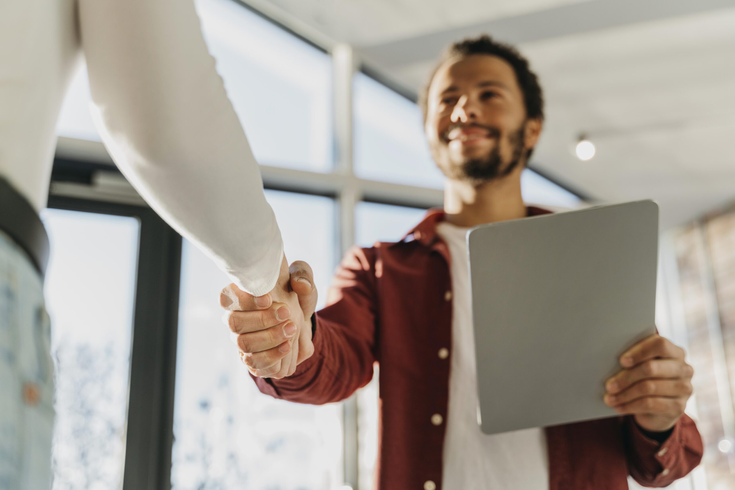 Estratégias para conquistar mercado: como se destacar da concorrência?