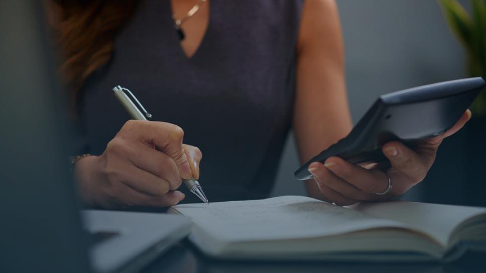 O que é e como identificar o Regime Tributário de uma empresa Identificar o Regime Tributário é um passo importante para seu negócio. Aprenda o que é, e saiba mais sobre Regime Tributário Lucro Real e Lucro Presumido. Regime Tributário; O que é Regime Tributário; Regime Tributário Simples Nacional; Regime Tributário MEI; Regime Tributário Lucro Real; Regime Tributário Lucro Presumido; Como identificar o Regime Tributário da empresa