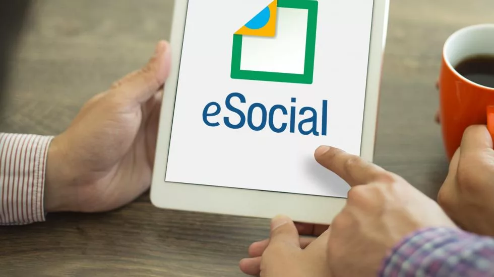 eSocial: sua empresa está preparada? O eSocial é um sistema de escrituração digital das obrigações fiscais que, em resumo, permite aos empregadores informarem de modo digital as obrigações fiscais, previdenciárias e trabalhistas. Saiba mais... esocial